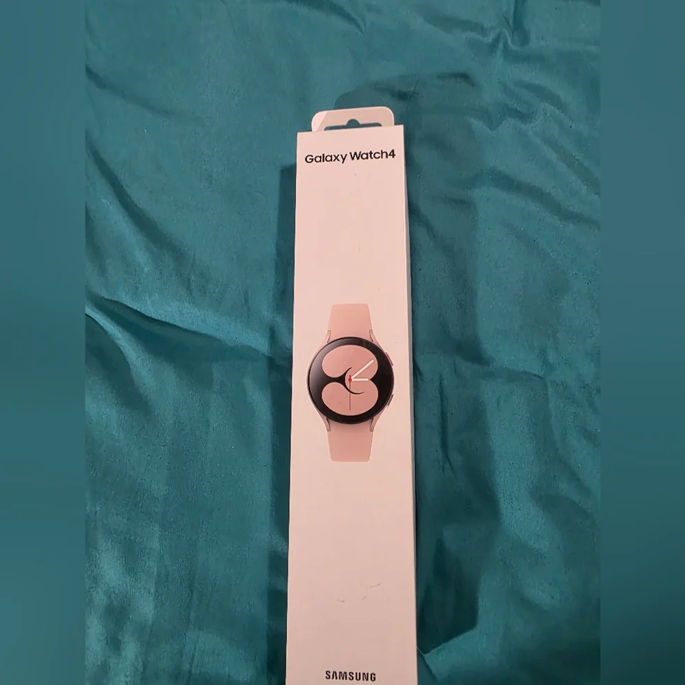 NEW GALAXY PINK GOLD SMART WATCH 4 BRAND NEW IN BOX - Picture 5 of 5
